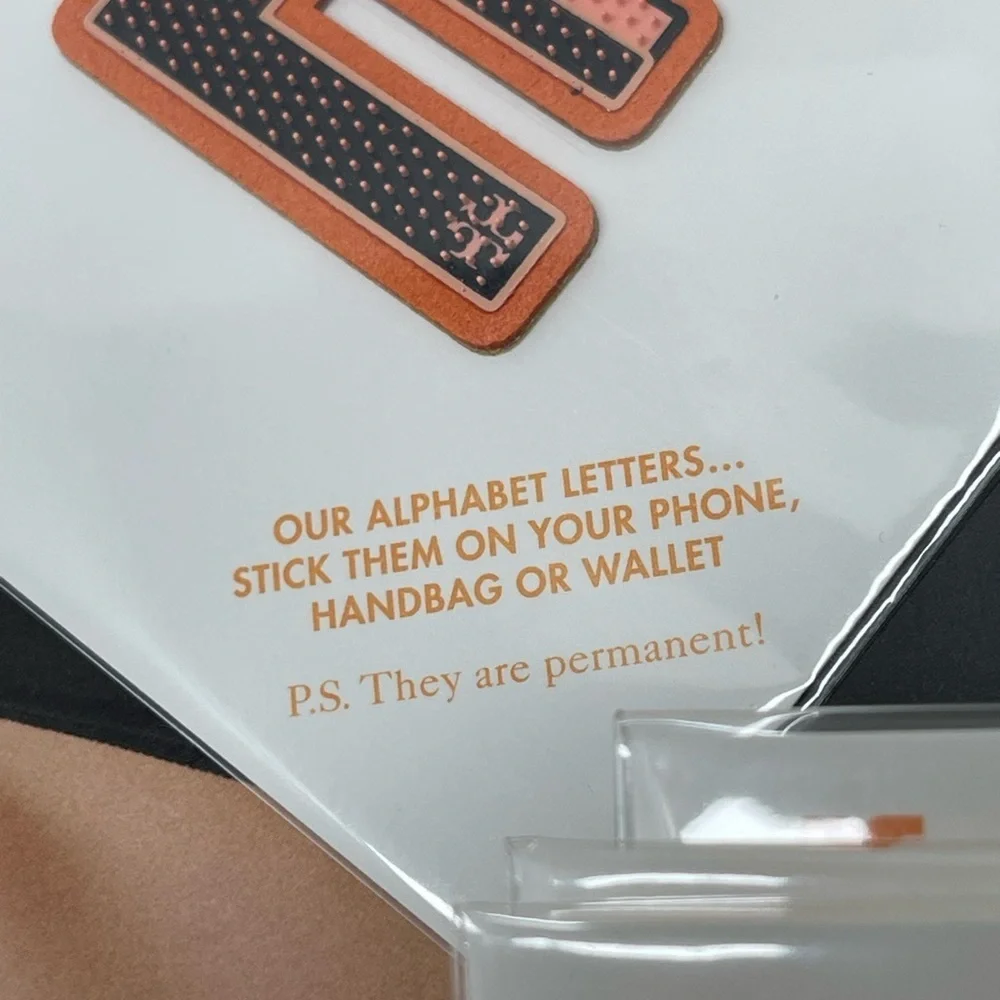 (new+tag) Tory Burch alphabet letter “E” stick them on phone, handbag or wallet